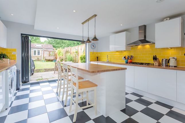 78 Angel Road, Thames Ditton photo 2