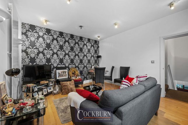 Courtlands House, 202,Flat 3, Court Road, London photo 4
