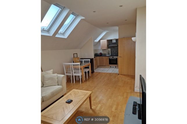Flat, Abingdon Court Heathside Road, Woking photo 3