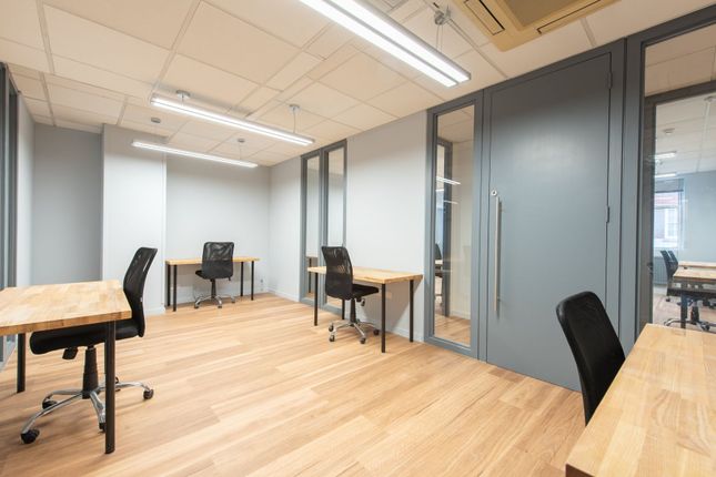 Office to let in Upper Berkeley Street, London