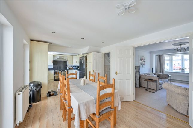 48, Mendip Avenue, Stafford photo 4