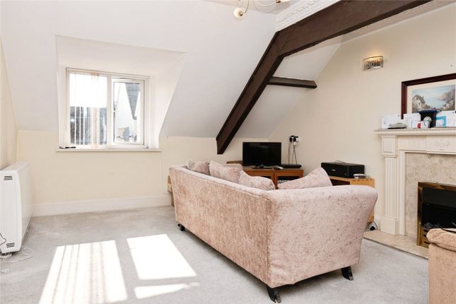 9, Norbury Court, Purton photo 2
