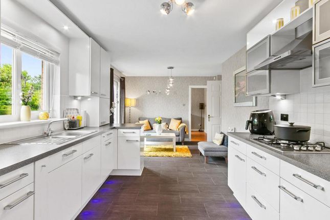 21, Parkholm Quadrant, Glasgow photo 4
