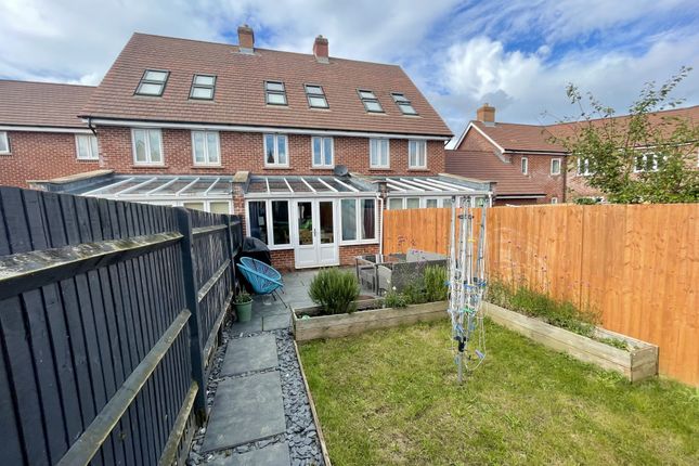 Town house for sale in Hawksley Crescent, Hailsham, East Sussex BN273Gh