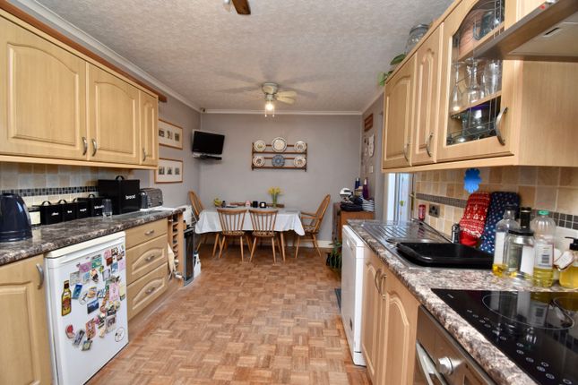 16, Huntlea Avenue, Lincoln photo 4