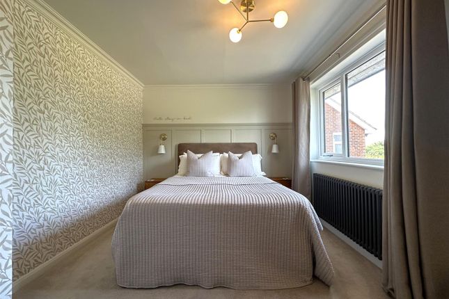Master Bedroom 059