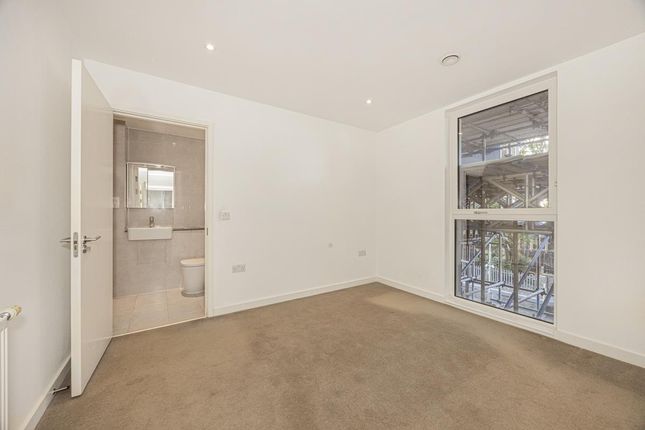 Flat 1, East Central Appartments, Hoe Street, London photo 4