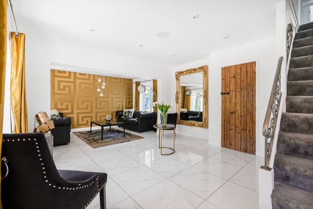 4, Weald Way, Caterham photo 4