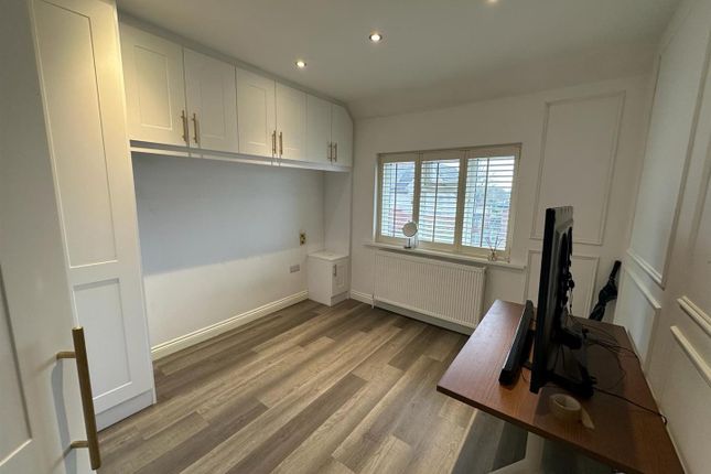 Property to rent in The Broadway, Dudley