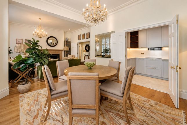 25,, Lincoln House, Knightsbridge photo 4