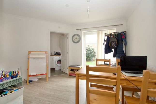 154 Stone Hill, St. Neots photo 5