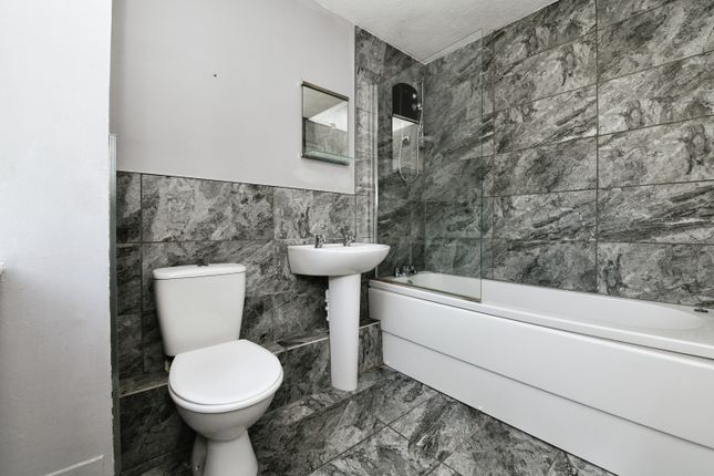 Flat A, Cheviot House, 20, Rushleydale, Essex photo 4