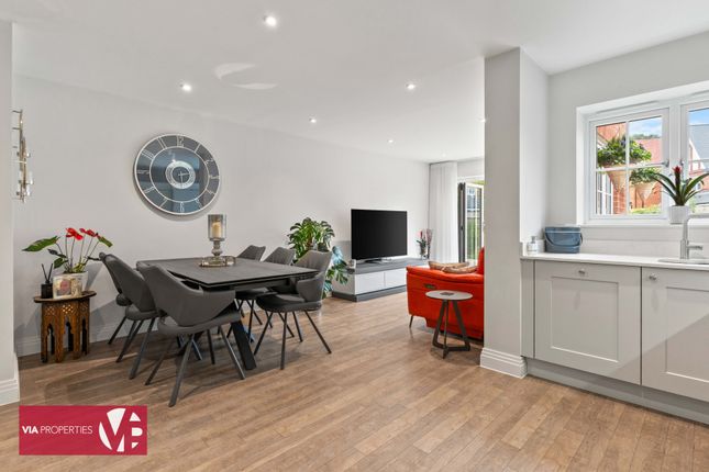 2, Scholars Avenue, Broxbourne photo 4