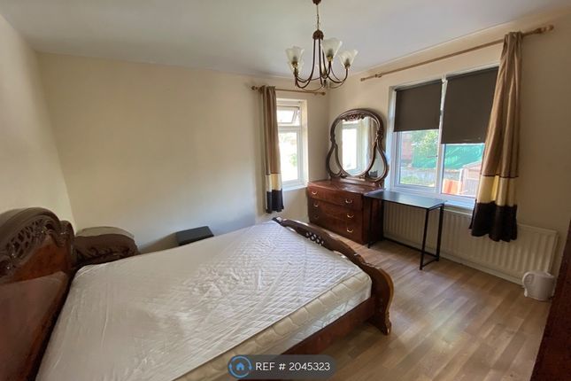 Thumbnail Room to rent in Roseveare Road, London
