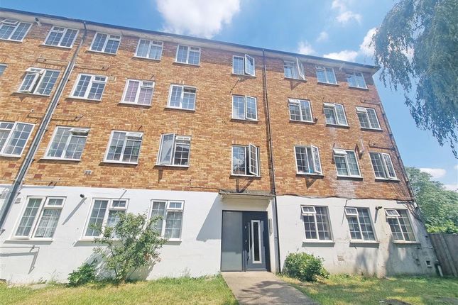 Thumbnail Flat for sale in Barbican Road, Greenford