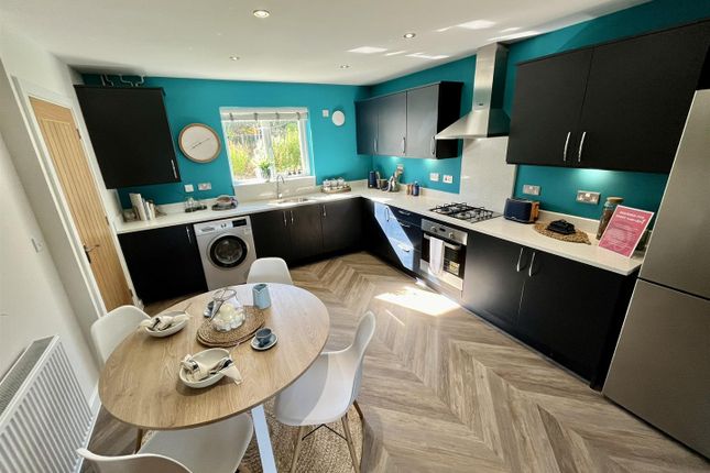4, Alexanders Avenue, St Austell photo 3