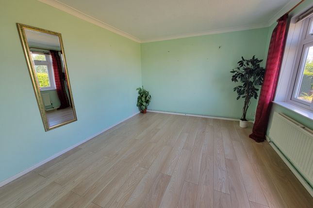 15, Kirby Rise, Barham, Ipswich, Suffolk, IP6 photo 3
