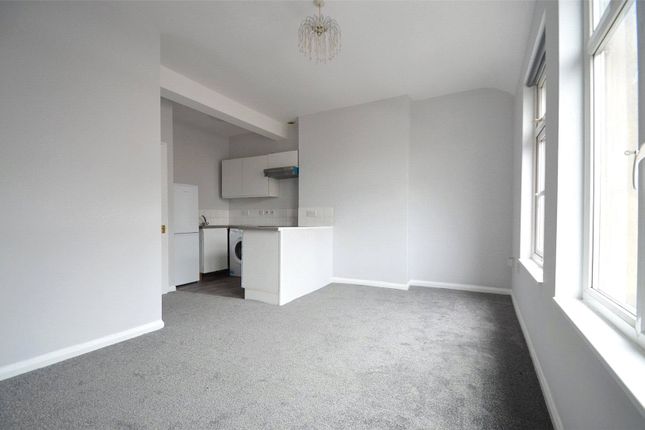 3, 9a, Ross Parade, Wallington photo 4