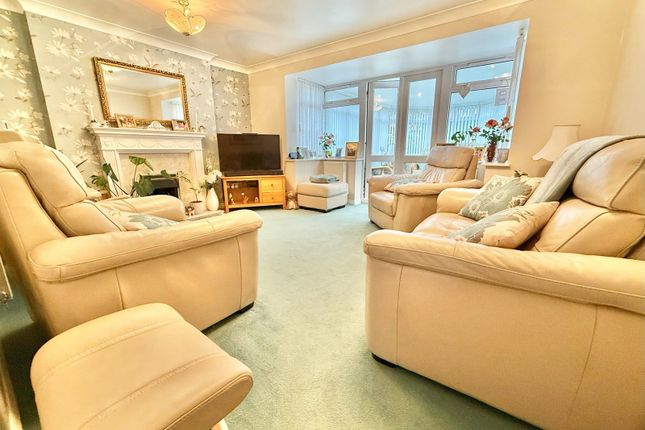 3, Stokesay Rise, Dudley photo 4