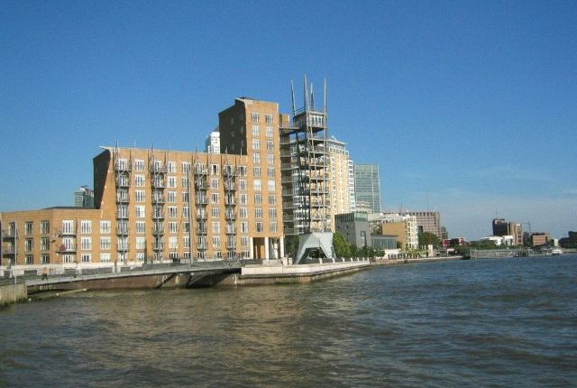 Thumbnail Property for sale in Dundee Wharf, 100 Three Colt Street, London