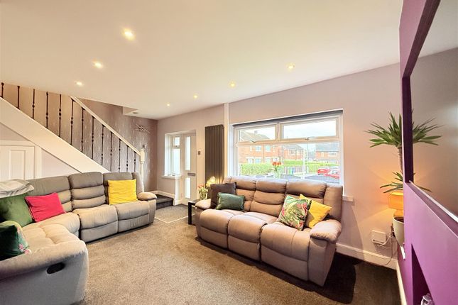 15, Borrowdale Crescent, Ashton-Under-Lyne photo 2