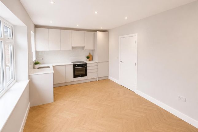 Flat 2, 78, Footscray Road, London photo 2