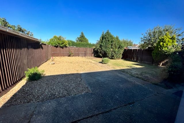 Bungalow to rent in Wright Avenue, Stanground, Peterborough