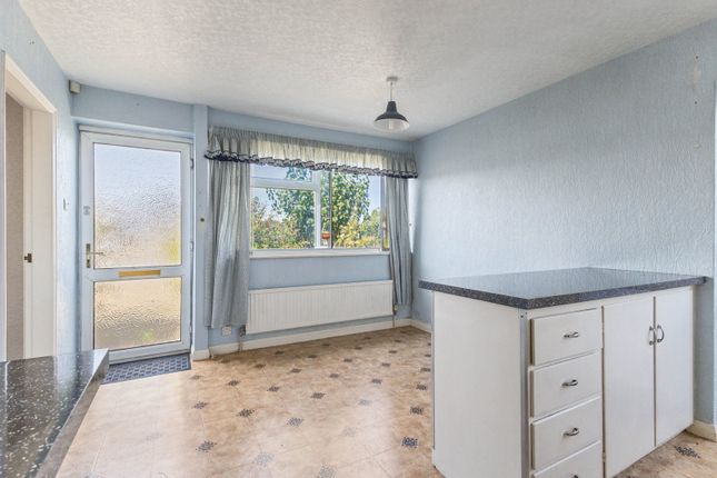 8, Hillcroft Close, Pontefract photo 4