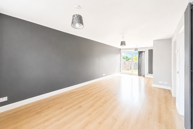 30, Hartland Drive, Derby photo 2