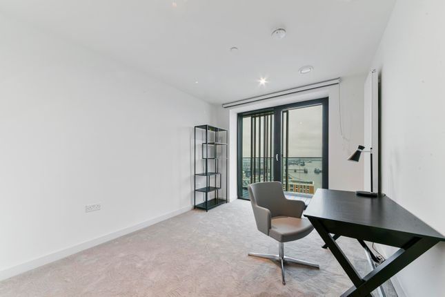 Flat for sale in Marco Polo, Royal Wharf, London