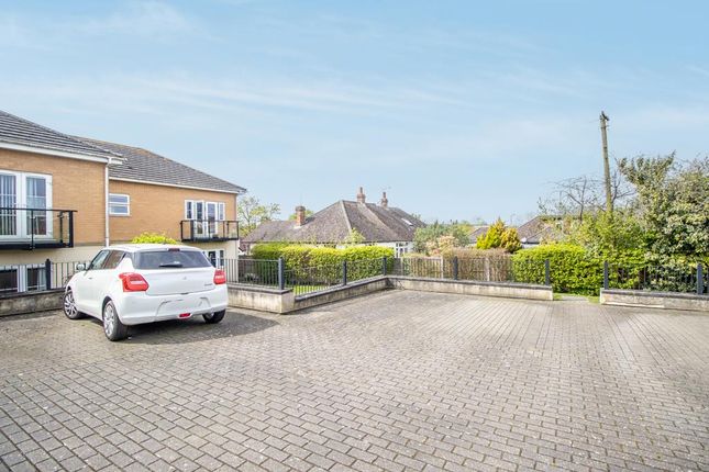 Flat for sale in Rayleigh Road, Eastwood, Leigh-On-Sea