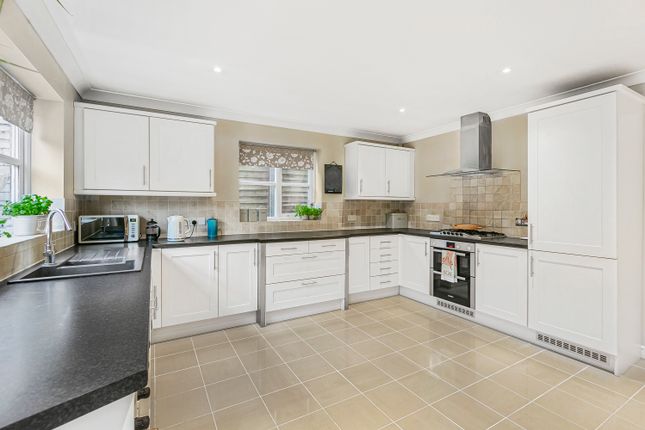 3, Waverley Road, St. Albans photo 3