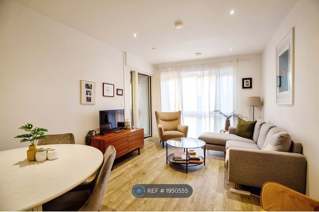 Thumbnail Flat to rent in Capitol Court, London