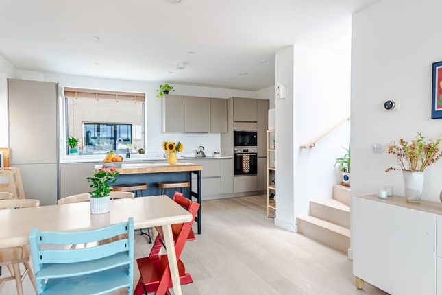63, Solar Avenue, Leeds photo 5
