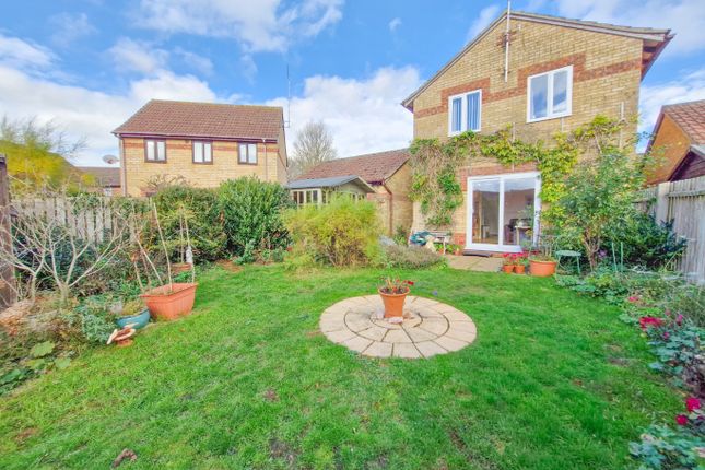 8 Birch Close, Woodford Halse, Northamptonshire photo 2