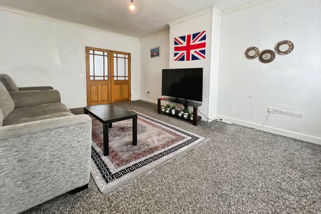 7, Summerbridge Crescent, Bradford photo 5