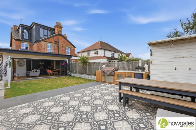 10 Lampits Hill, Stanford-Le-Hope photo 2