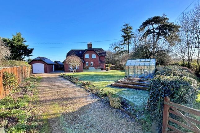 3 Woodcutts Farm Cottages, Wimborne photo 2