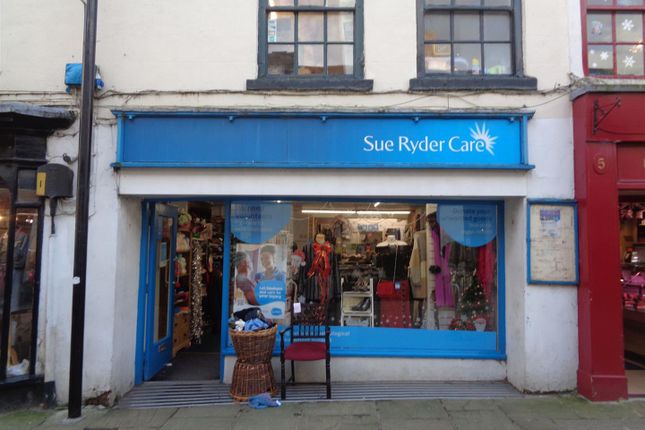 Retail premises to let in Finkle Street, Richmond