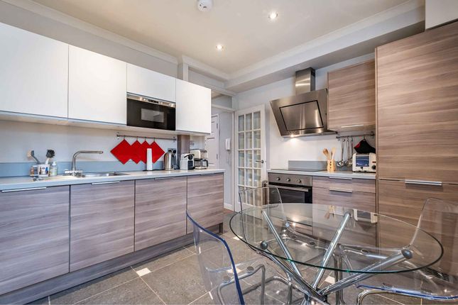 Flat A, 11, Porchester Square, London photo 4