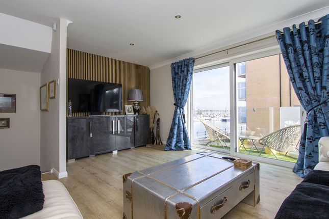 16, Chandlers Way, Penarth photo 3