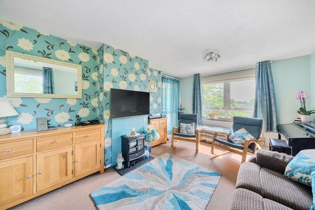 54, Pelham Court, Hemel Hempstead photo 3