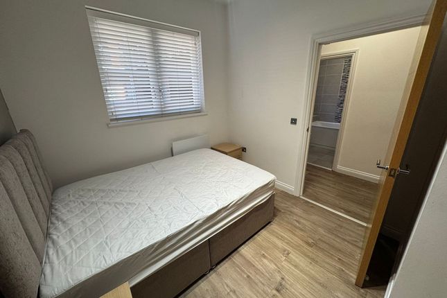 Apt 12, Block 2 Mint Drive, Birmingham photo 3