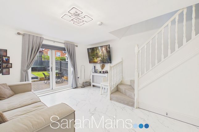28 Kenmore Close, Gateshead photo 2