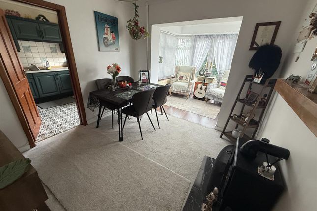 18, Ridgewood Park, Llanelli photo 4