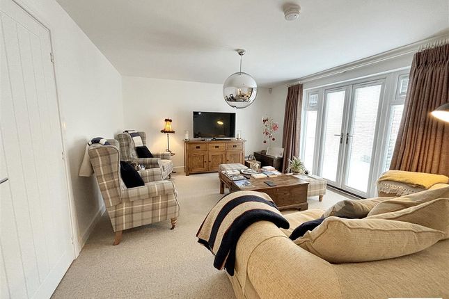 6, Victoria Mead, Topsham photo 4