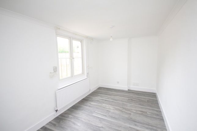 9, Lordship Cottages, Letchworth Garden City photo 4