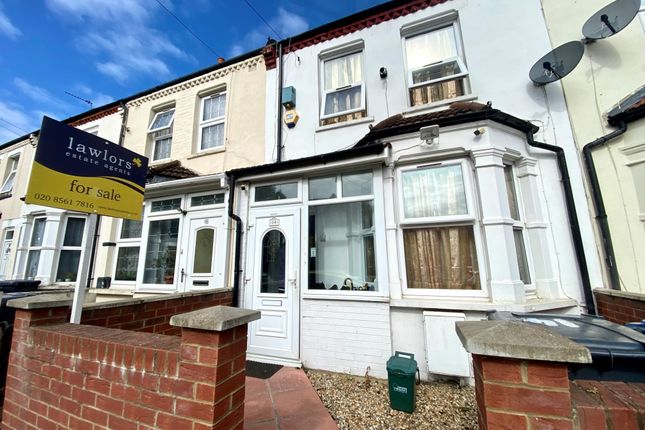 Terraced house for sale in Grange Road, Southall