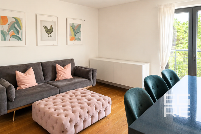 Flat 7, Arrandene House, London photo 4