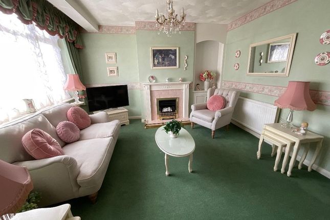 71 Western Avenue, Dagenham photo 4